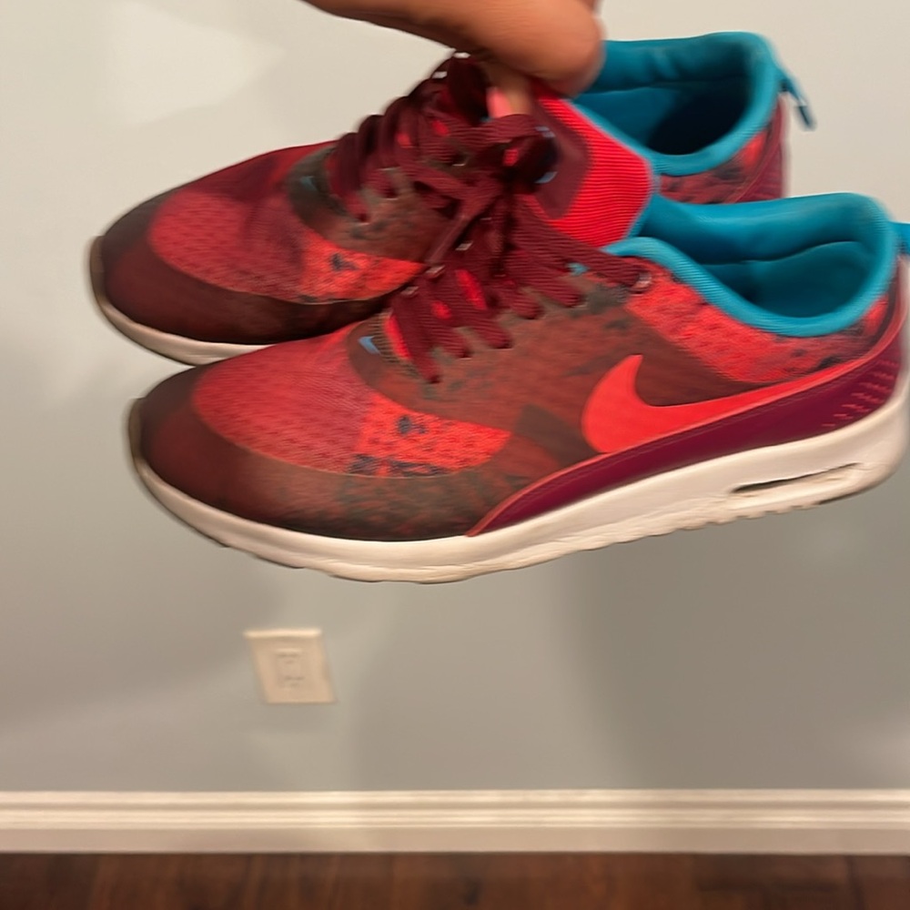 Used Nike women 10